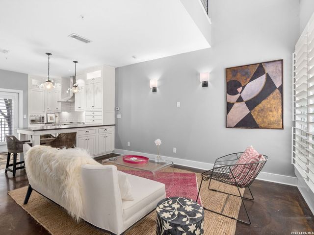 221 Lexington Ave Apt 104, San Antonio, TX 78215
