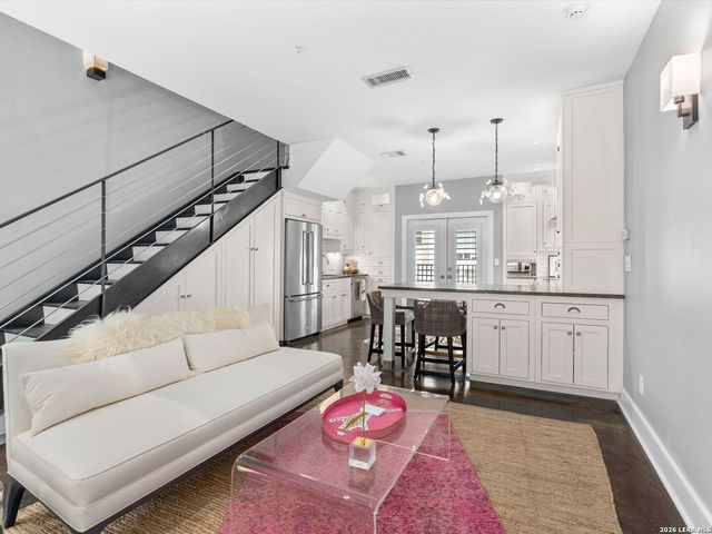 221 Lexington Ave Apt 104, San Antonio, TX 78215