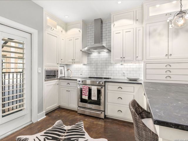 221 Lexington Ave Apt 104, San Antonio, TX 78215