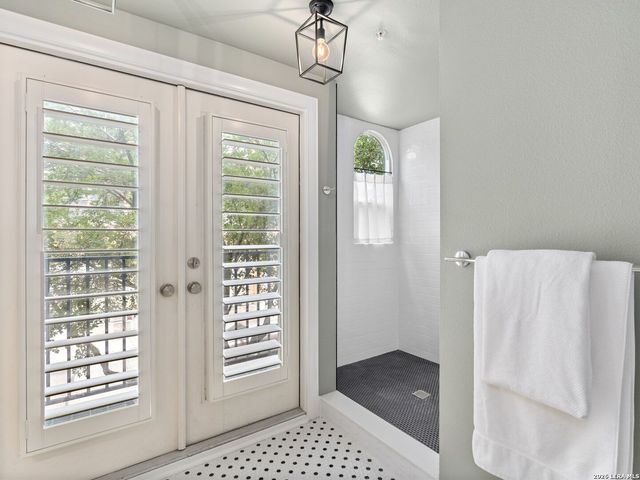 221 Lexington Ave Apt 104, San Antonio, TX 78215