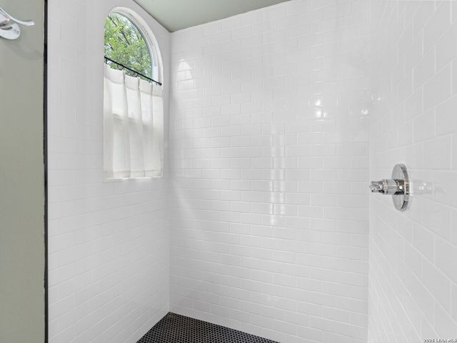221 Lexington Ave Apt 104, San Antonio, TX 78215