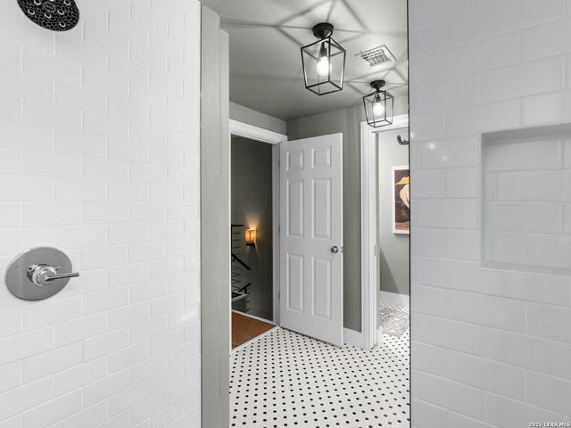 221 Lexington Ave Apt 104, San Antonio, TX 78215