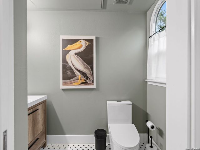 221 Lexington Ave Apt 104, San Antonio, TX 78215