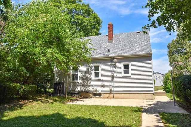 9007 W Greenfield AVENUE, West Allis, WI 53214