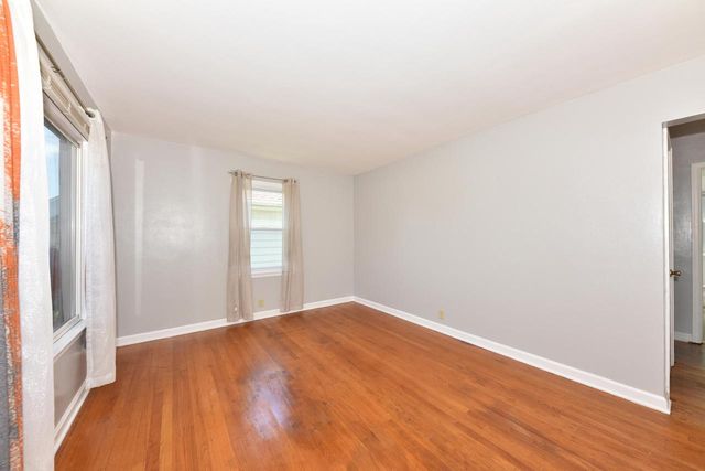 9007 W Greenfield AVENUE, West Allis, WI 53214