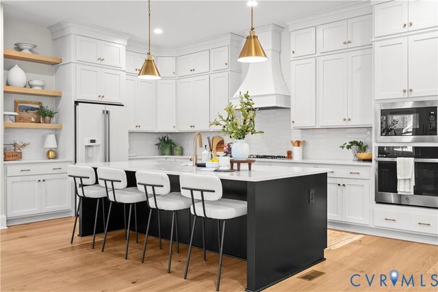17006 Shoreland Dr, Moseley, VA 23120
