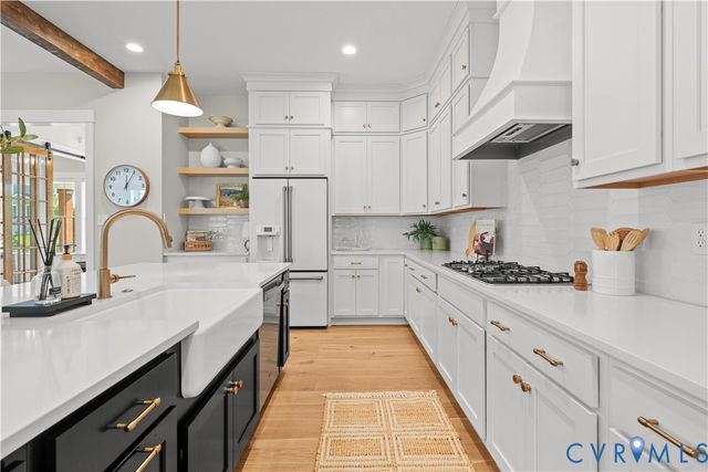 17006 Shoreland Dr, Moseley, VA 23120