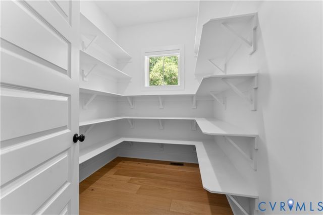 17006 Shoreland Dr, Moseley, VA 23120