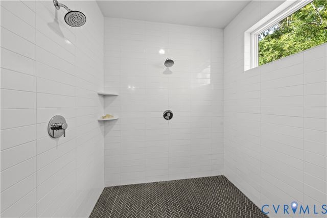 17006 Shoreland Dr, Moseley, VA 23120