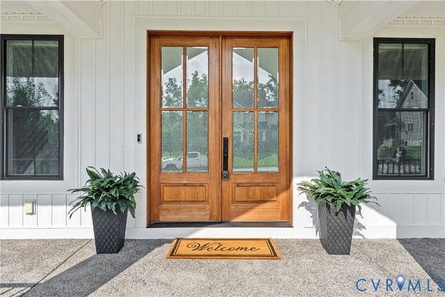 17006 Shoreland Dr, Moseley, VA 23120