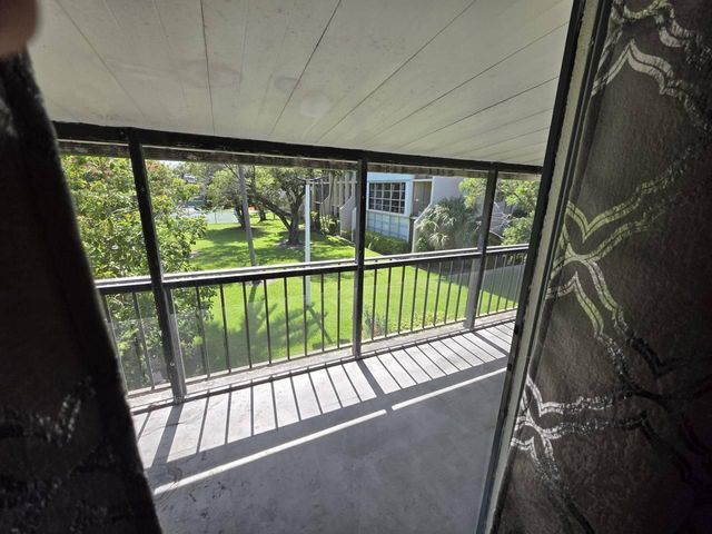 1001 THREE ISLANDS Boulevard 36, Hallandale Beach, FL 33009