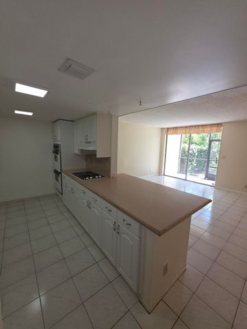 1001 THREE ISLANDS Boulevard 36, Hallandale Beach, FL 33009