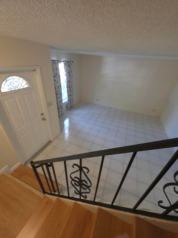 1001 THREE ISLANDS Boulevard 36, Hallandale Beach, FL 33009