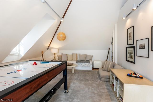 19 Hamilton Rd, Glen Ridge Boro Twp., NJ 07028