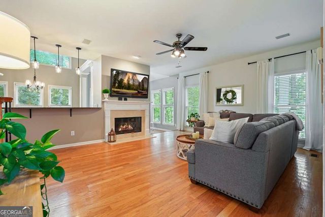 1038 Longwood Drive, Woodstock, GA 30189