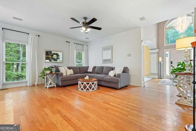 1038 Longwood Drive, Woodstock, GA 30189