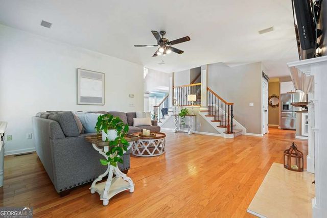 1038 Longwood Drive, Woodstock, GA 30189