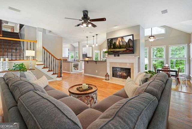 1038 Longwood Drive, Woodstock, GA 30189