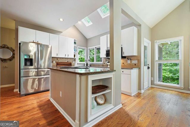 1038 Longwood Drive, Woodstock, GA 30189