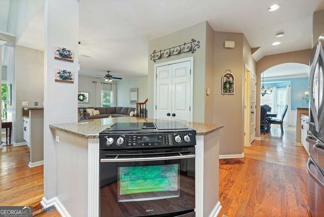 1038 Longwood Drive, Woodstock, GA 30189
