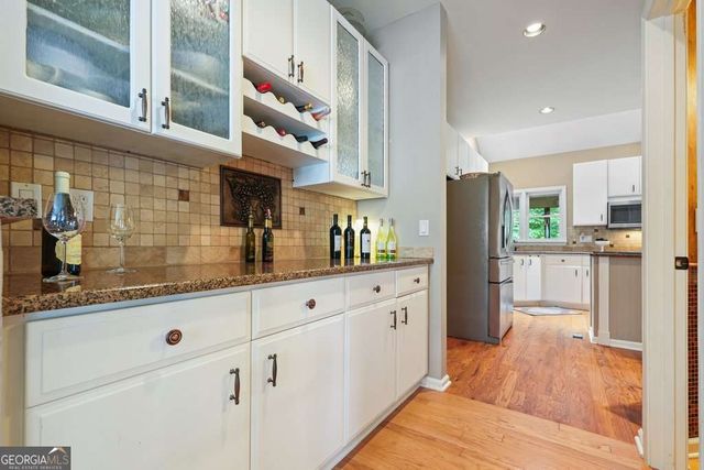 1038 Longwood Drive, Woodstock, GA 30189