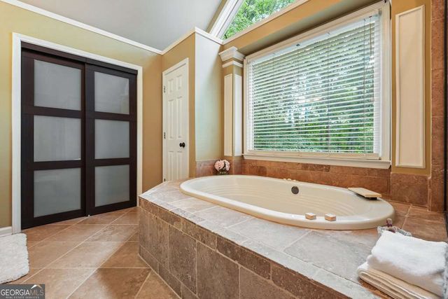 1038 Longwood Drive, Woodstock, GA 30189
