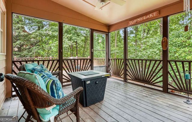 1038 Longwood Drive, Woodstock, GA 30189