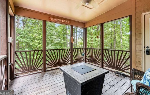 1038 Longwood Drive, Woodstock, GA 30189