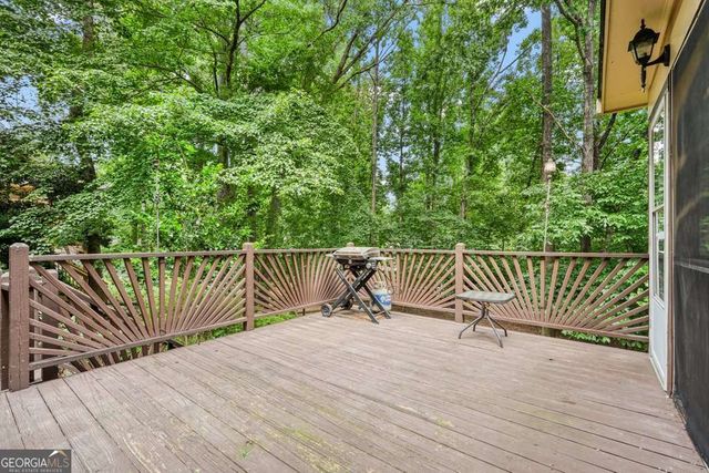 1038 Longwood Drive, Woodstock, GA 30189