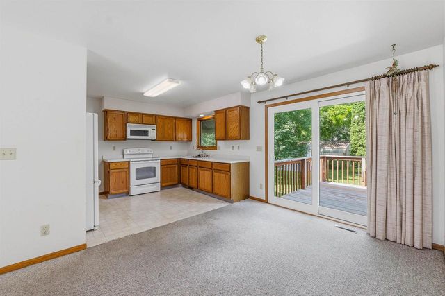 700 S Lincoln Avenue, Beaver Dam, WI 53916