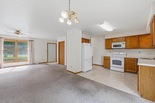700 S Lincoln Avenue, Beaver Dam, WI 53916