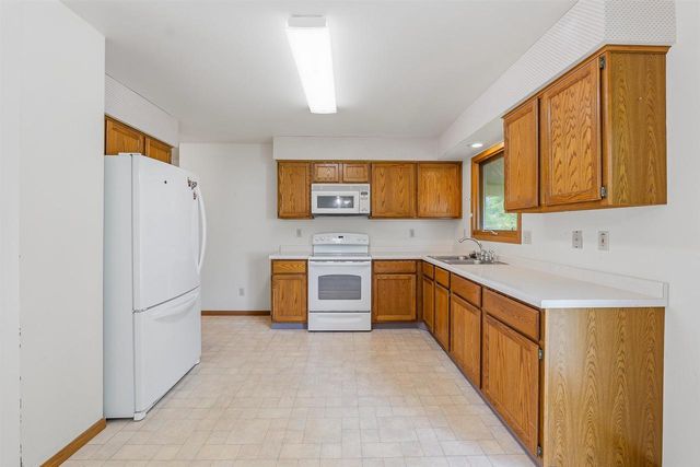 700 S Lincoln Avenue, Beaver Dam, WI 53916