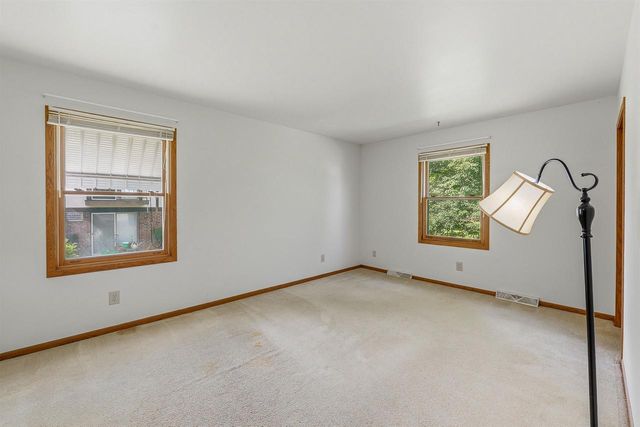 700 S Lincoln Avenue, Beaver Dam, WI 53916