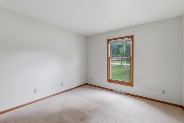 700 S Lincoln Avenue, Beaver Dam, WI 53916