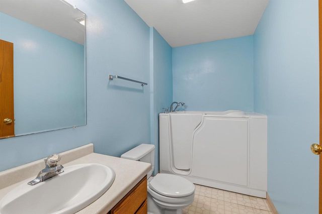 700 S Lincoln Avenue, Beaver Dam, WI 53916