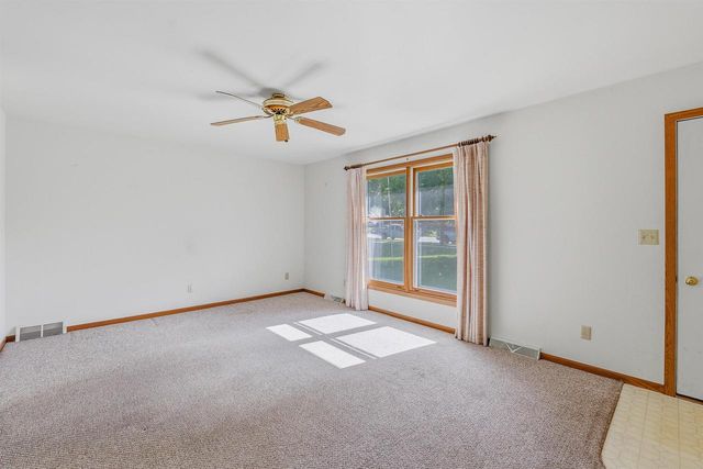 700 S Lincoln Avenue, Beaver Dam, WI 53916