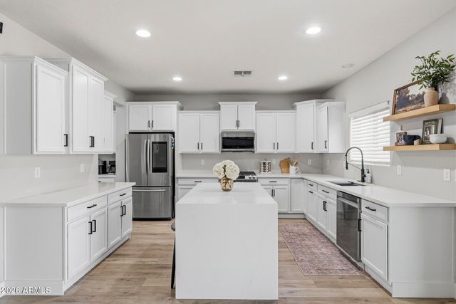 9336 W GEORGIA Avenue, Glendale, AZ 85305