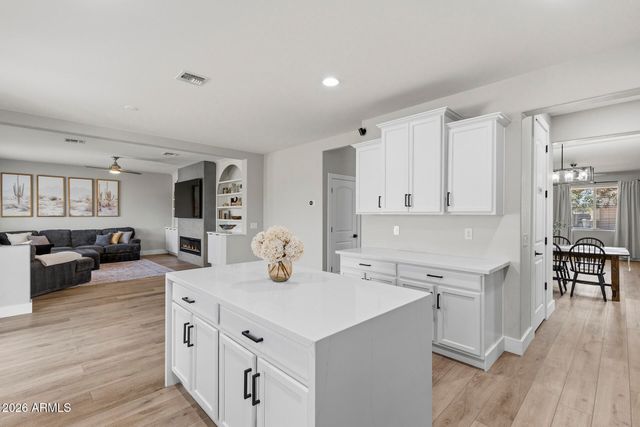 9336 W GEORGIA Avenue, Glendale, AZ 85305