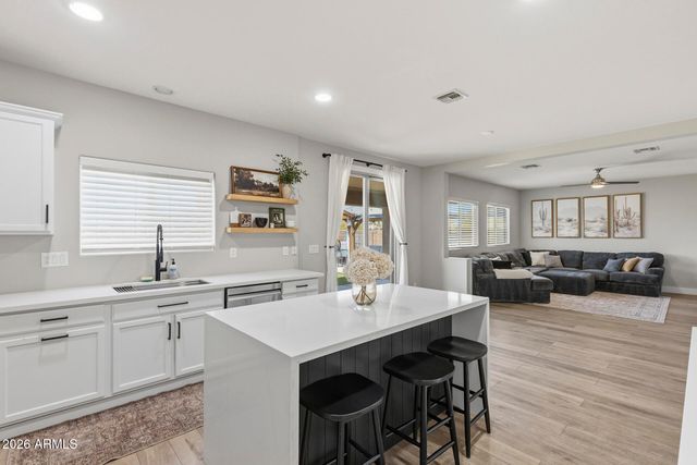 9336 W GEORGIA Avenue, Glendale, AZ 85305