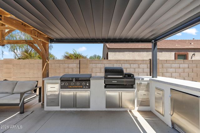 9336 W GEORGIA Avenue, Glendale, AZ 85305
