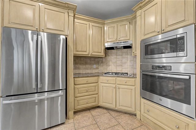 2391 N Water Oak Drive, Fayetteville, AR 72704