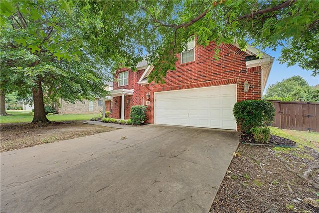 2391 N Water Oak Drive, Fayetteville, AR 72704