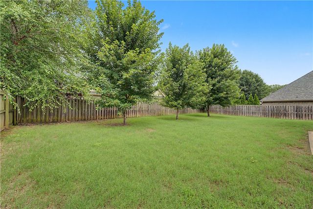 2391 N Water Oak Drive, Fayetteville, AR 72704