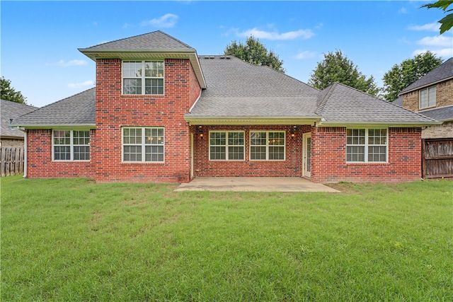 2391 N Water Oak Drive, Fayetteville, AR 72704