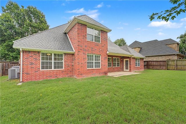2391 N Water Oak Drive, Fayetteville, AR 72704