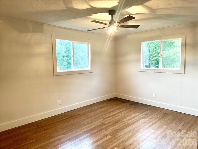 908 E 1st Street, Newton, NC 28658