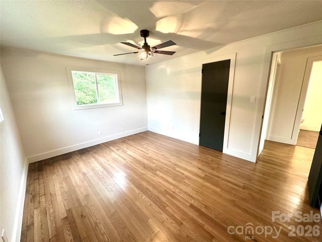 908 E 1st Street, Newton, NC 28658