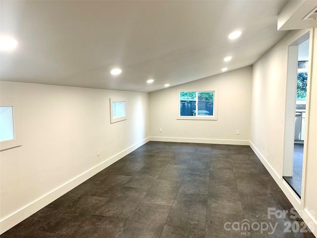 908 E 1st Street, Newton, NC 28658