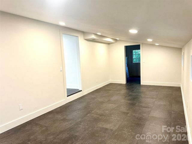 908 E 1st Street, Newton, NC 28658