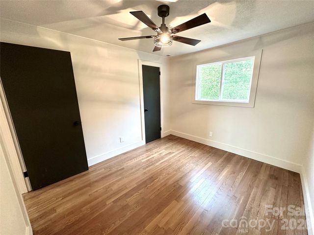 908 E 1st Street, Newton, NC 28658